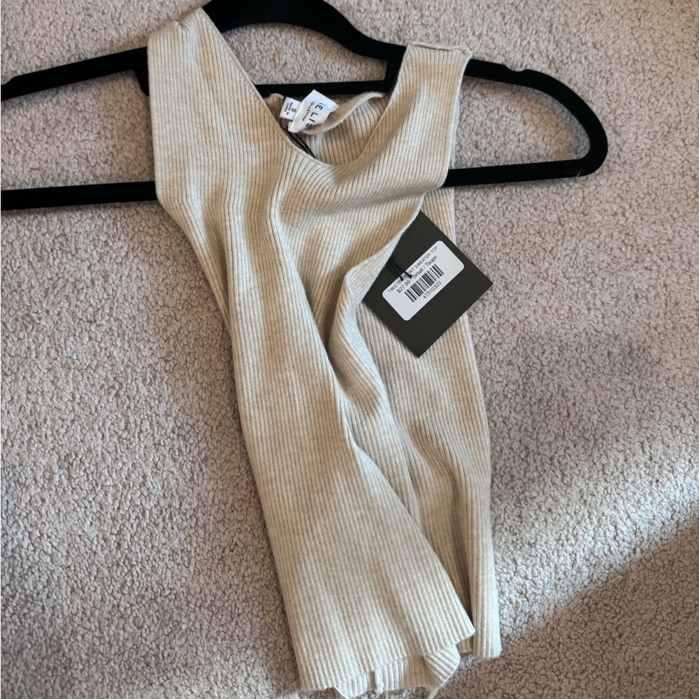 Taupe twisted top